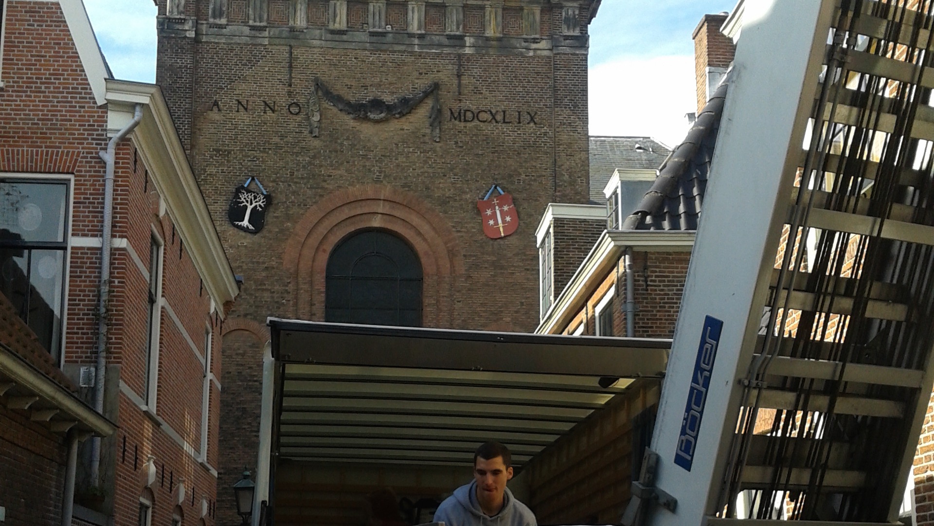 De professionele verhuizers van verhuisservice Amsterdam verhuizen ook op de moeilijkste plekken van Amsterdam